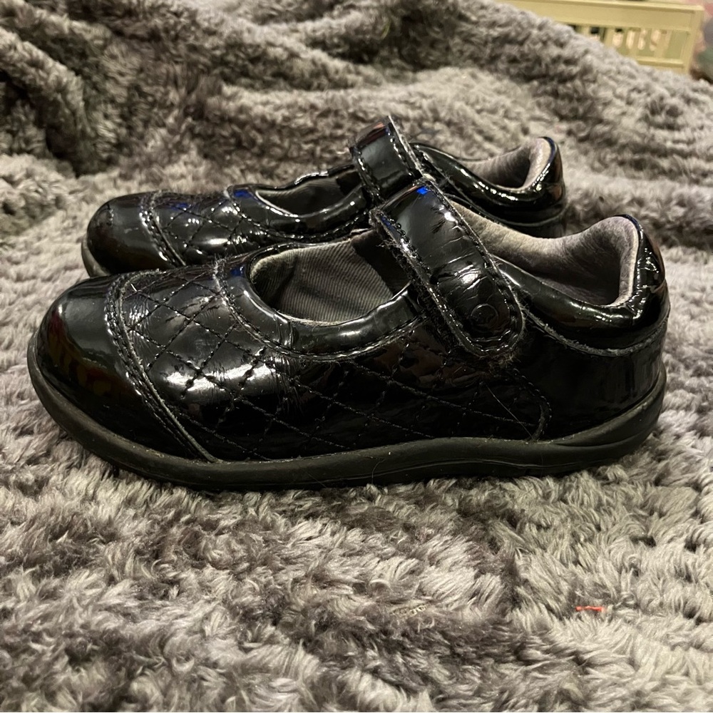 Stride Rite Girls Reagan Mary Jane Flat Black Patent Leather 7.5 M US Toddler